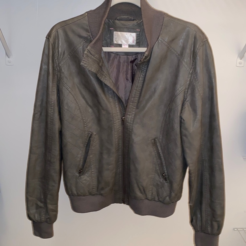 Bomber jacket